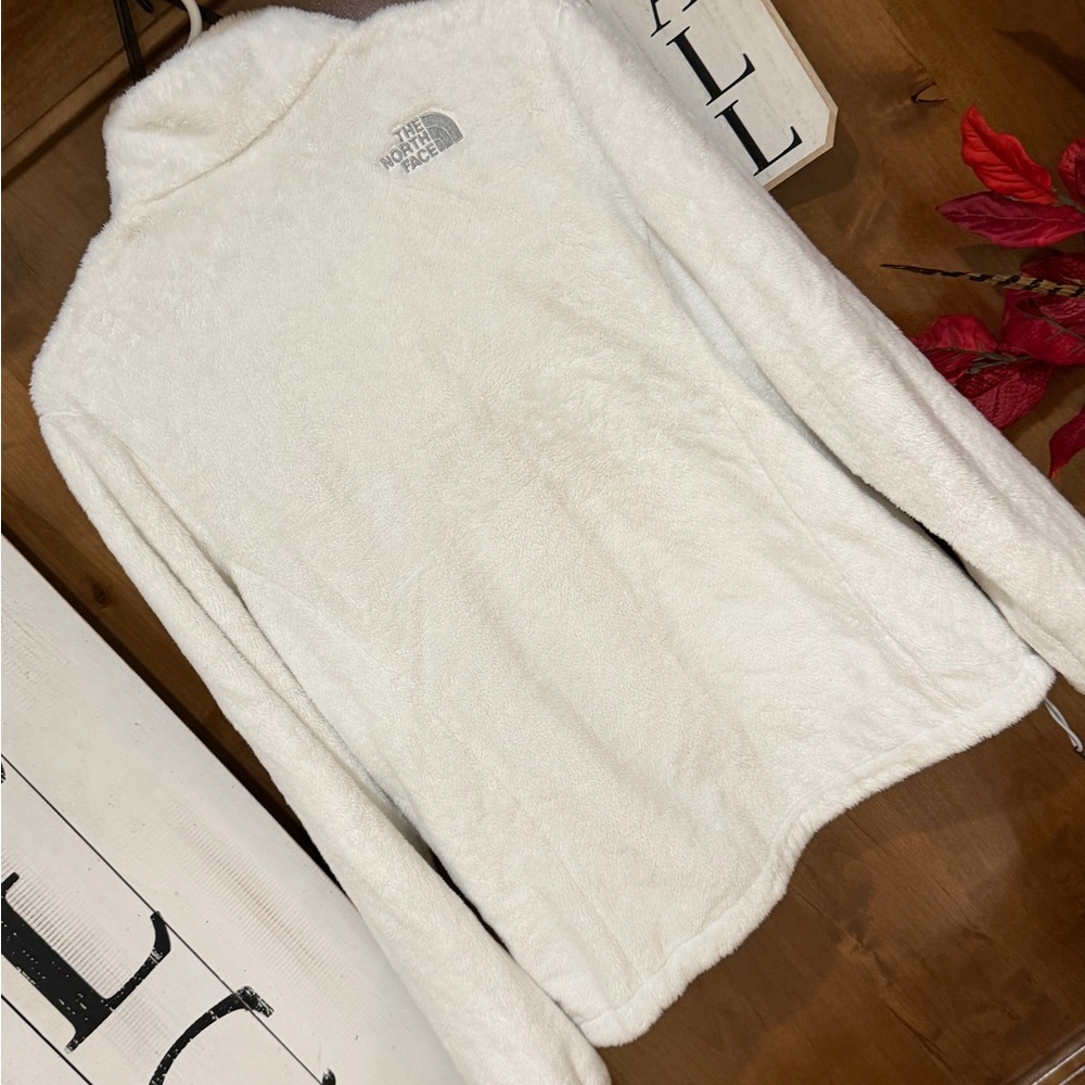 🔥 MAKE OFFER!  Today ONLY The North Face Soft White Plush Ladies Jacket NICE 😊 - Picture 8 of 8